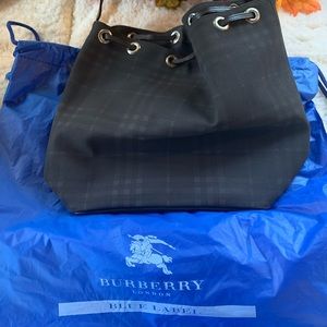 💯Burberry London Waterproof Drawstring Basket Bag